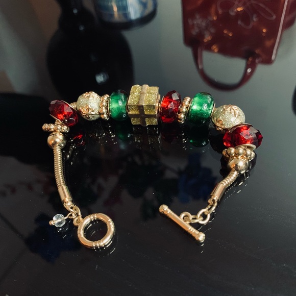 Golden charm bracelet❤️💚💛 - Picture 2 of 6